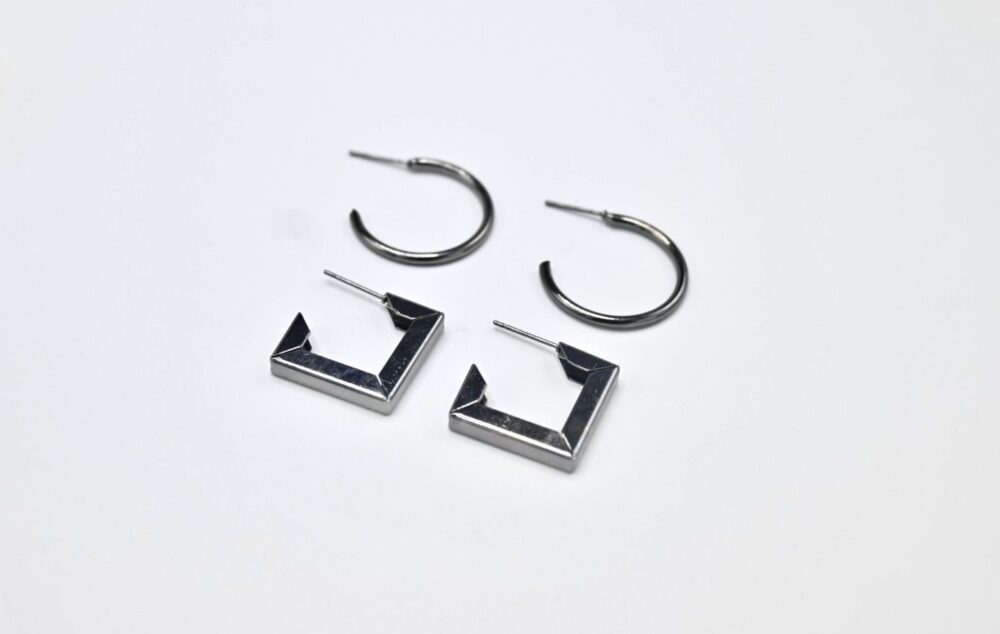 Eos Pair of Black Earrings