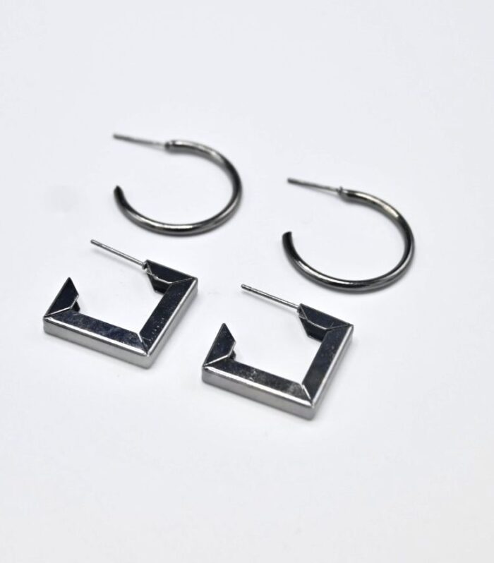 Eos Pair of Black Earrings