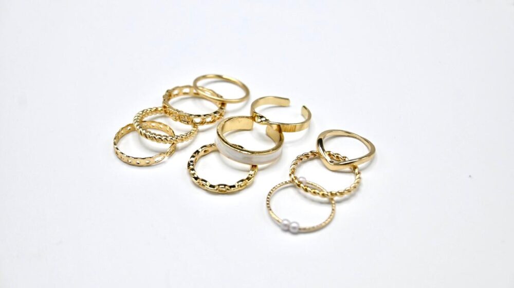 Aphroze - Vintage Golden Rings Set - Image 2